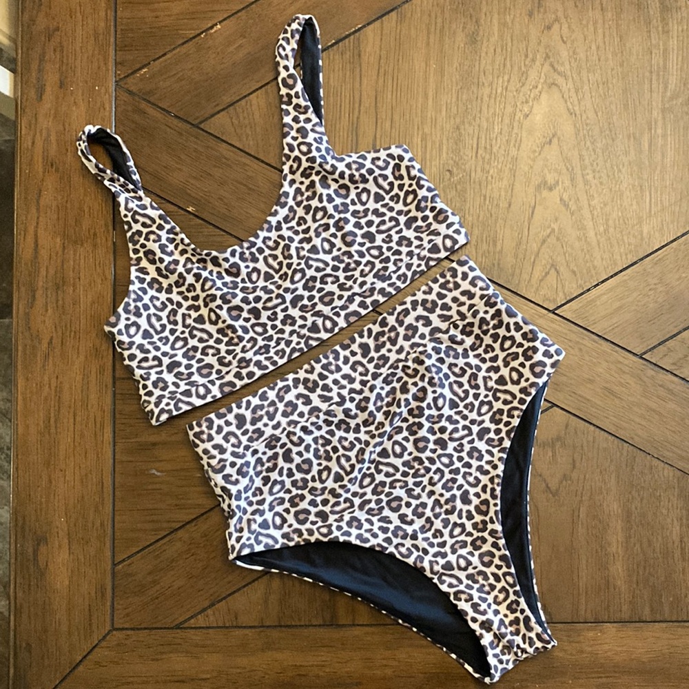 Current Tyed “The Shae” Leopard Print 2-piece swimsuit. High waisted bottoms.